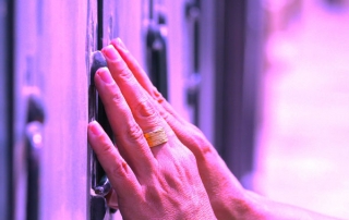 Hunger-for-Connection-roze